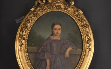 A CHAINE (19th-20th). Little girl with a parma dress and a necklace. Oil on oval canvas signed lower right. H : 40, W : 31 cm. (Precision state: a very small hole). Medallion frame (accidents to the frame, elements to be refixed).