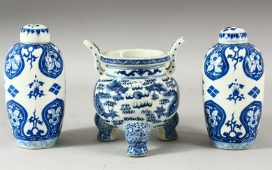 A CHINESE BLUE AND WHITE PORCELAIN TRIPOD CENSER