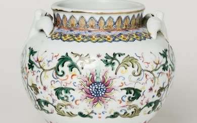 A CHINESE CHIEN LUNG PORCELAIN POT WITH SWALLOW
