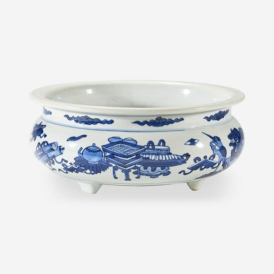 A Chinese blue and white-decorated tripod censer