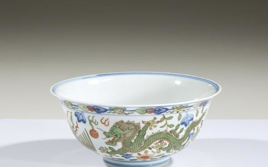 A Chinese wucai-decorated porcelain "Dragon and Phoenix