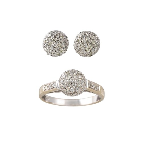 A DIAMOND CLUSTER RING, pave set in 14ct white gold to diamo...