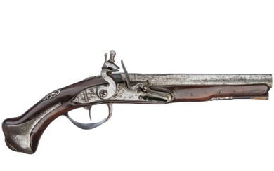A Flemish flintlock pistol, circa 1730 Canon lisse de calibre 15 mm, longueur 19,5 cm,...