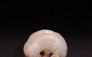 A HETIAN JADE CARVED BADGER SHAPED PENDANT