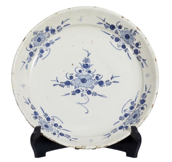 A LARGE DUTCH DELFT BLUE AND WHITE SHALLOW DISH