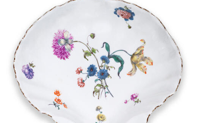 A Meissen shell shaped dish