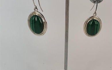 A PAIR OF SILVER AND MALACHITE DROP EARRINGS