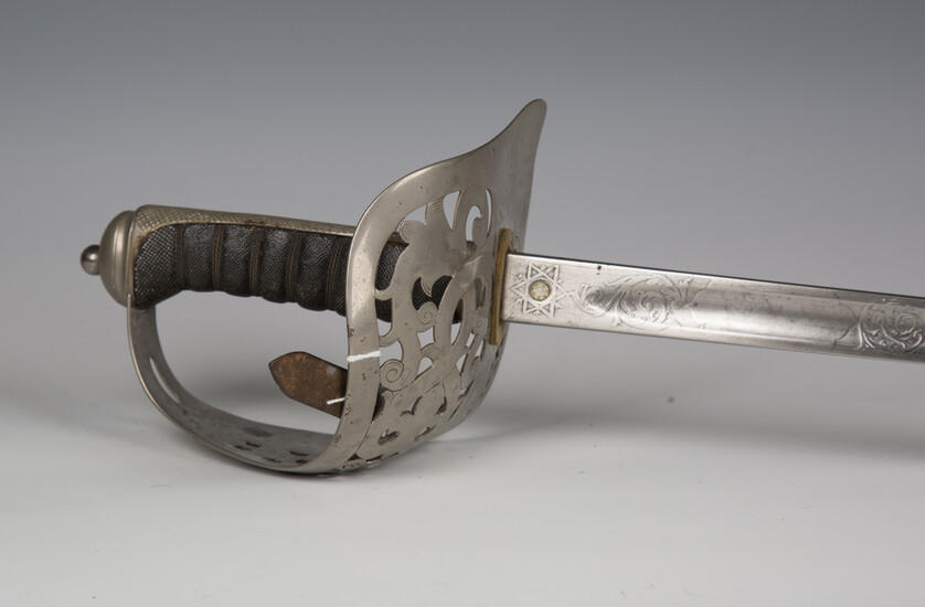 A Victorian 1895 pattern officer's dress sword by E. Thurkle, Soho, London, with dumbbell-section bl