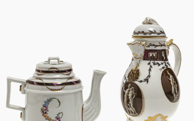 A demitasse coffee pot and teapot - Thuringia (Tettau i.a.), circa 1800
