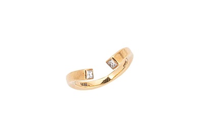 An 18ct gold diamond set dress ring
