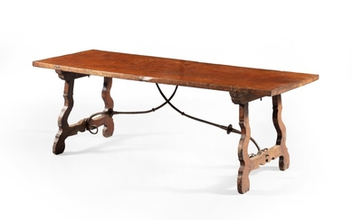An oak and metal trestle table, Spanish, 18th century | Table à verrous en chêne et fer battu, travail espagnol du XVIIIème siècle
