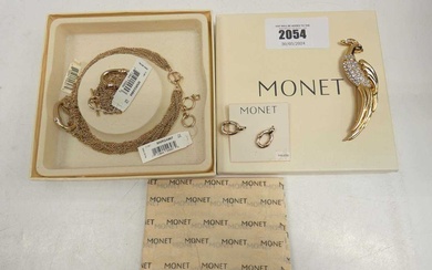 Box of Monet jewelleryCondition Report There is no condition report...
