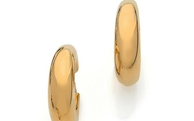 CHAUMET, Paris Pair of "Hoop" earrings in 18K