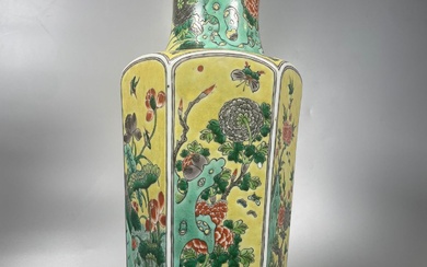 CHINE vers 1950, Important vase hexagonal,... - Lot 54 - Osenat