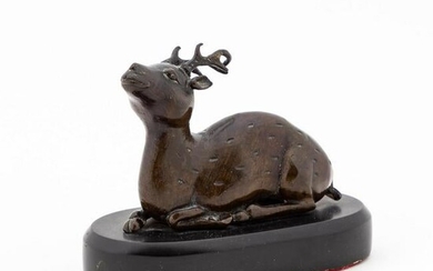 CHINESE BRONZE SCULPTURE OF DEER, ON SLATE BASE
