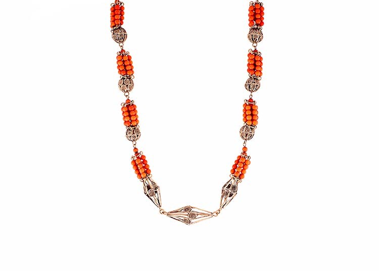 COLLIER WITH CORAL BEADS Handmade collier made in Italy at...