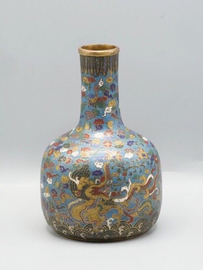Chine fin Xxe siècle. Vase et émaux cloisonnés... - Lot 54 - FW Auction