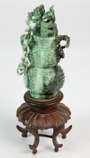 Chinese Carved Spinach and Light Green Jade Double Gourd Covered Vase