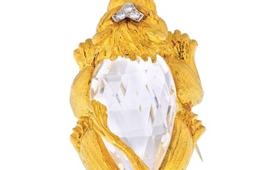David Webb 18K Yellow Gold Rock Crystal Lion Brooch Pendant