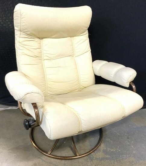 EKORNES Scandinavian Modern Lounge Chair & Ottoman