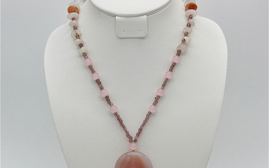 GEMSTONE NECKLACE WITH ROSE QUARTZ, CARNELIAN AND GLASS, APPROX. 80CM,VINTAGE.