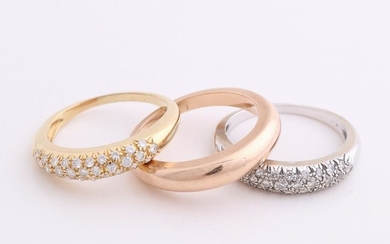 Gold rings, a white gold and yellow gold ring, 750/000