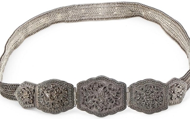 Heavy and finely detailed Thai silver belt with 5 part