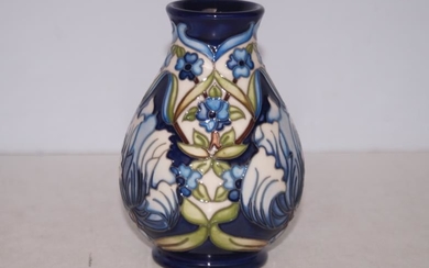 Moorcroft forever pimpernall vase limited edition Height 14 cm...