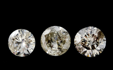 Nine brilliant-cut diamonds weighing 3.57cts total.