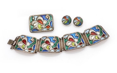 SOLD. Øystein Balle: An enamel jewelery collection comprising a bracelet, a brooch and a pair of ear clips each set with enamel, mounted in sterling silver. (4) – Bruun Rasmussen Auctioneers of Fine Art
