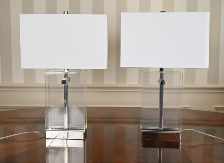 PAIR OF CONTEMPORARY LUCITE & CHROME TABLE LAMPS.