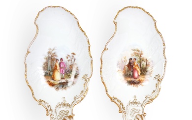 Paire de bols à offrandes Schlagenwald 19ème siècle Porcelaine blanche peinte en couleur d'une scène...