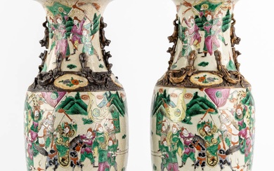 Paire de vases chinois de Nankin, décorés de scènes de bataille. État de conservation :...