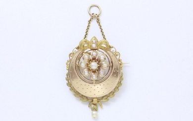 Pendant brooch in 750-thousandths gold, adorned with a flower in a radiant guilloché decoration, surmounted and underlined by a finely chiselled palmette and leafy frieze, enhanced by half pearls and small, probably fine pearls. Work from the end of...