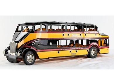 Pickwick Nite Coach 1:10 Scale Model Bus
