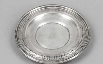 Plate, probably USA, 20th century, sterling silver 925/000, flat moulded form, openwork on the