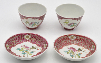 RED COUPLE CUP SET WITH BIRDS AND FLOWERS DECORATION, FAMILLE ROSE, AROUND 1960, FROM JINGDEZHEN, CHINA.