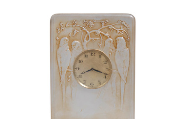 RENE LALIQUE (1860-1945) Quatre Perruches Clock Marcilhac 760, model introduced...
