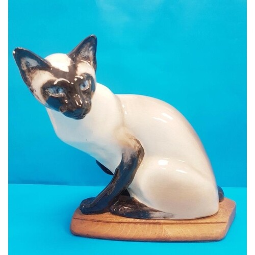 Rare Vintage 1960s Seneshall Pottery Persian Cat in seated p...
