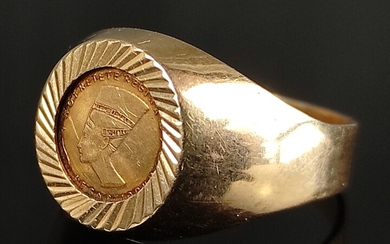 Ring, centered "Nefertiti" medal, diameter approx. 8mm, wide ring, 585/14K yellow gold, 3.3g, size