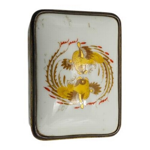 SMALL MEISSEN 'YELLOW DRAGON' PORCELAIN BOX 1924-34 with sil...