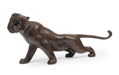 Sculpture en bronze représentant un tigre...