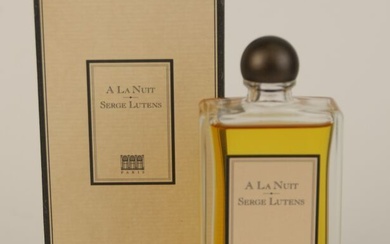 Serge Lutens - "A la Nuit" - (2000) Flacon vaporisateur contenant 50ml d'Eau de Parfum...