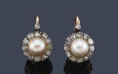 Short earrings with pearls and a fringe of rose-cut