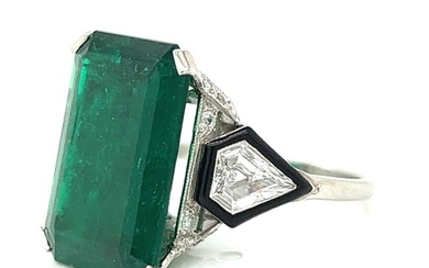 Stunning Platinum Emerald and Diamond Ring