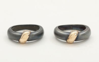 SOLD. Toftegaard: Two 14k gold and oxidized sterling silver rings. Size 54. (2) – Bruun...