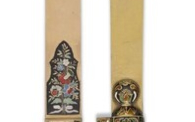 Two gold and agate fruit knives, c.1900, each with enamel decoration, one with integral rest, the other with French import mark, 8.6cm and 7.7cm long (2)