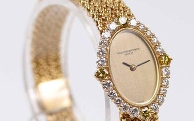 VACHERON-CONSTANTIN, Ladies' watch in yellow gold (750), oval-shaped movement decorated with 20 brilliant-cut diamonds (1.10 ct) and four "Daffodil" brilliant-cut diamonds (0.65 ct). Acquired in 1981 with purchase invoice on file. Gross weight: 40.80...