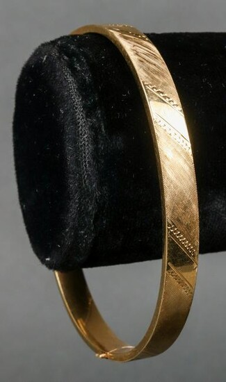 Vintage 14K Yellow Gold Florentine Bangle Bracelet