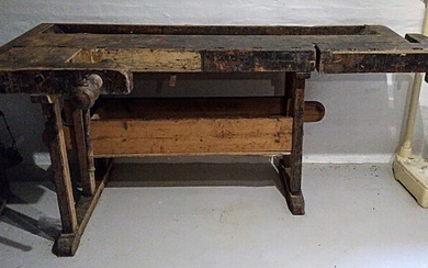 Workbench of patinated wood. H. 84. L. 196. W. 54/83 cm.